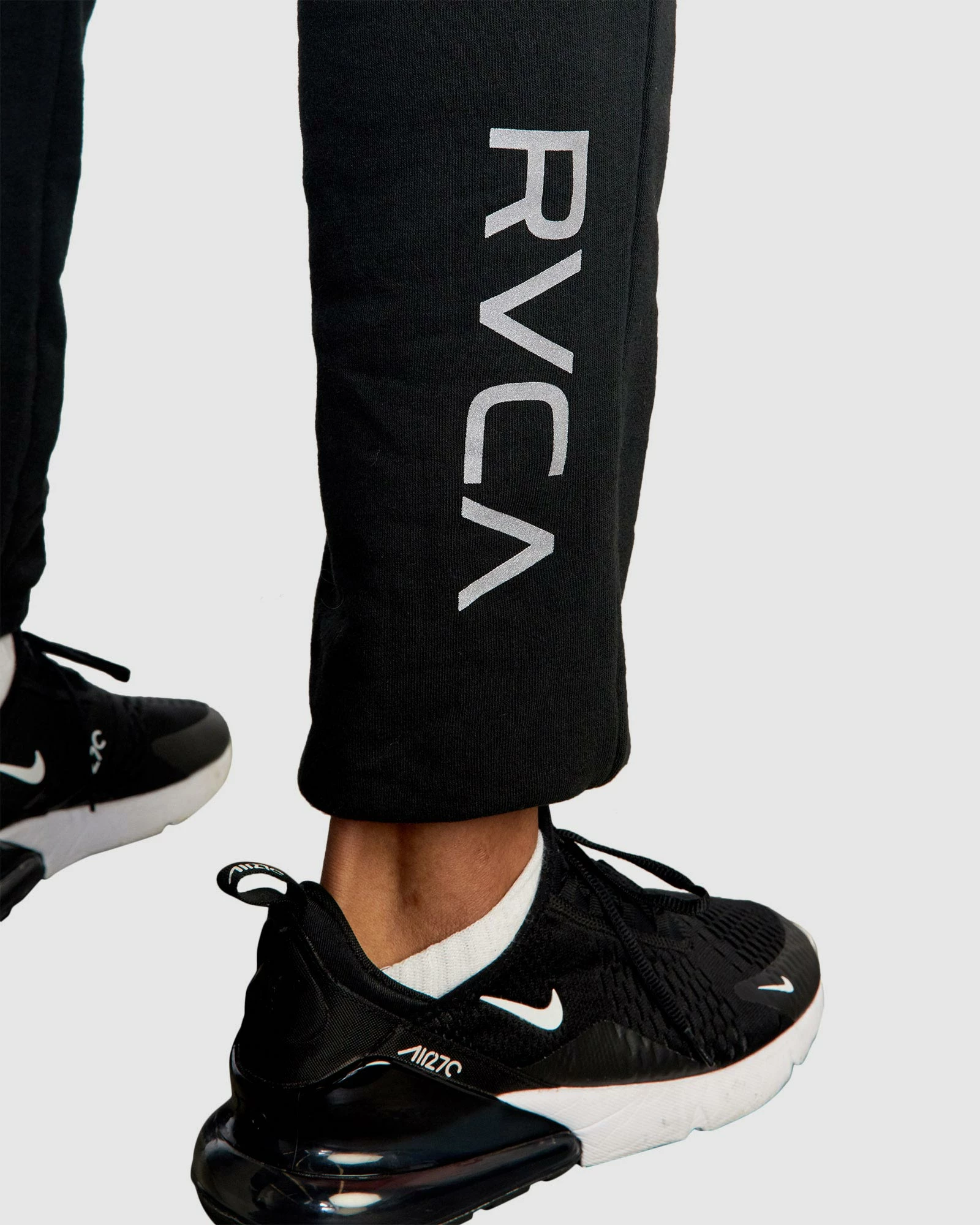RVCA Swift Sweatpant 4 RVCA Swift Sweatpant - Image 4